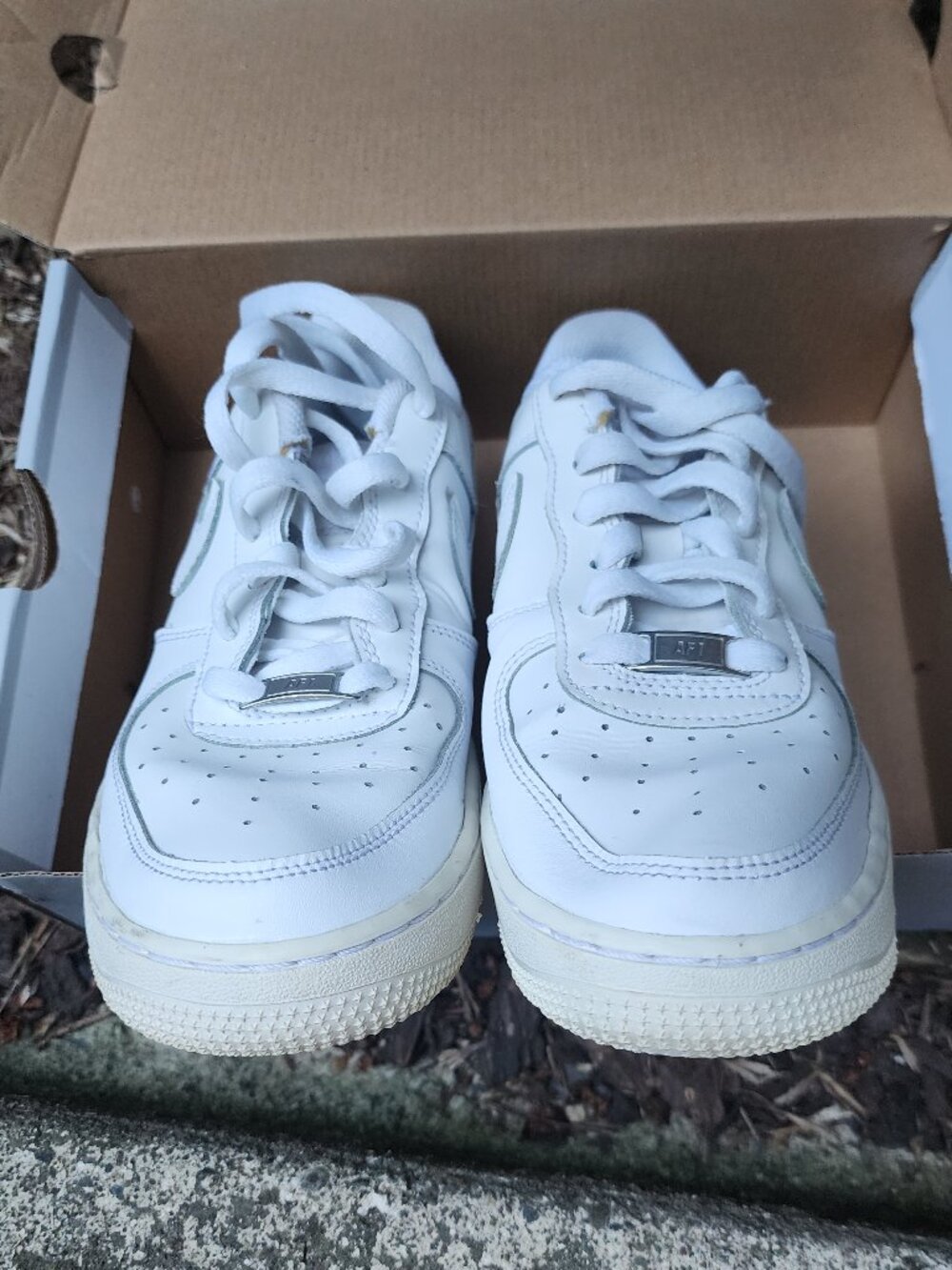 EUC All White Nike AF1'S Youth/Men sz 7, Women's 8.5 Nike Air Force Ones - Picture 13 of 14